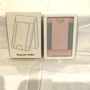 MagSafe wallet